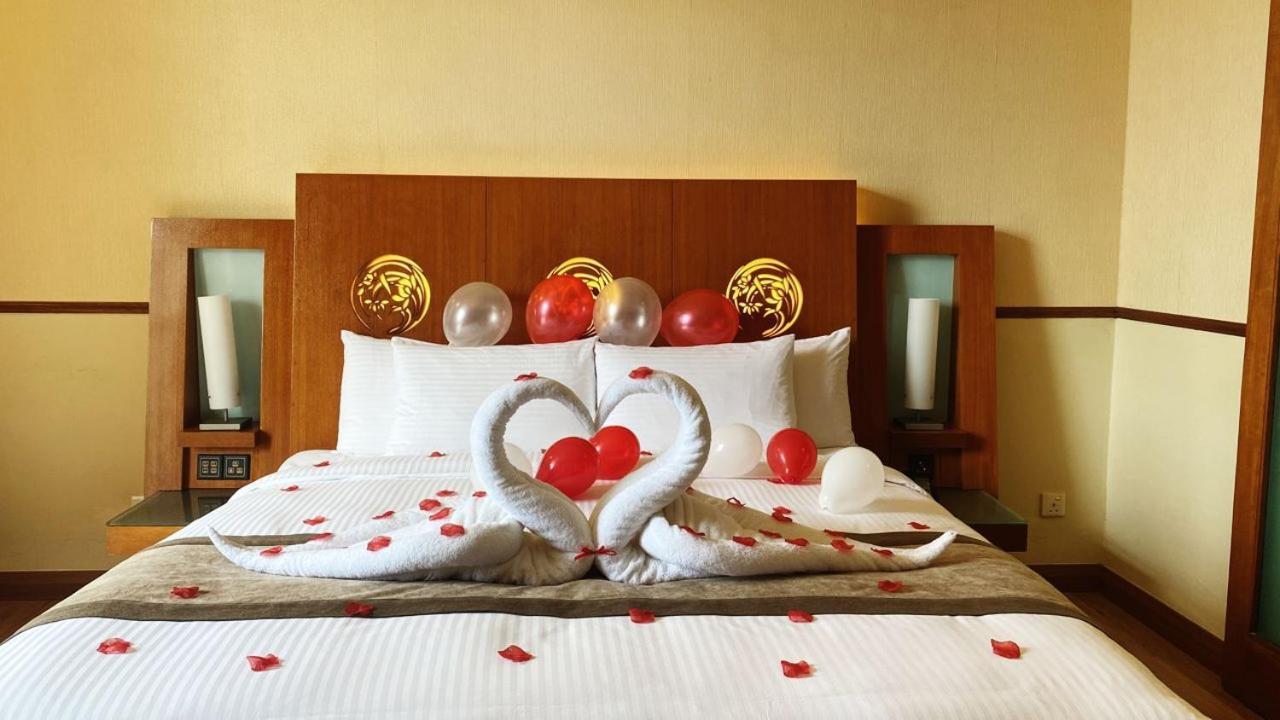 Pulse Grande Hotel Putrajaya Kültér fotó Honeymoon Suite